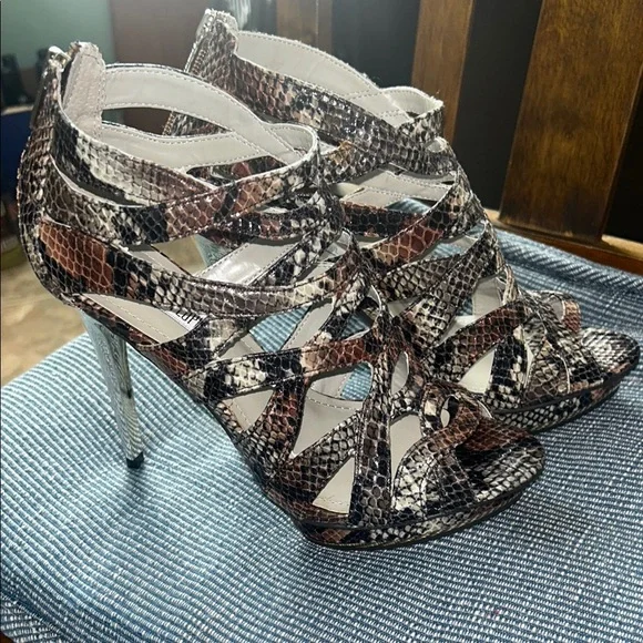 NWOT Stylish Snakeskin Stiletto Heels - Picture 9 of 13